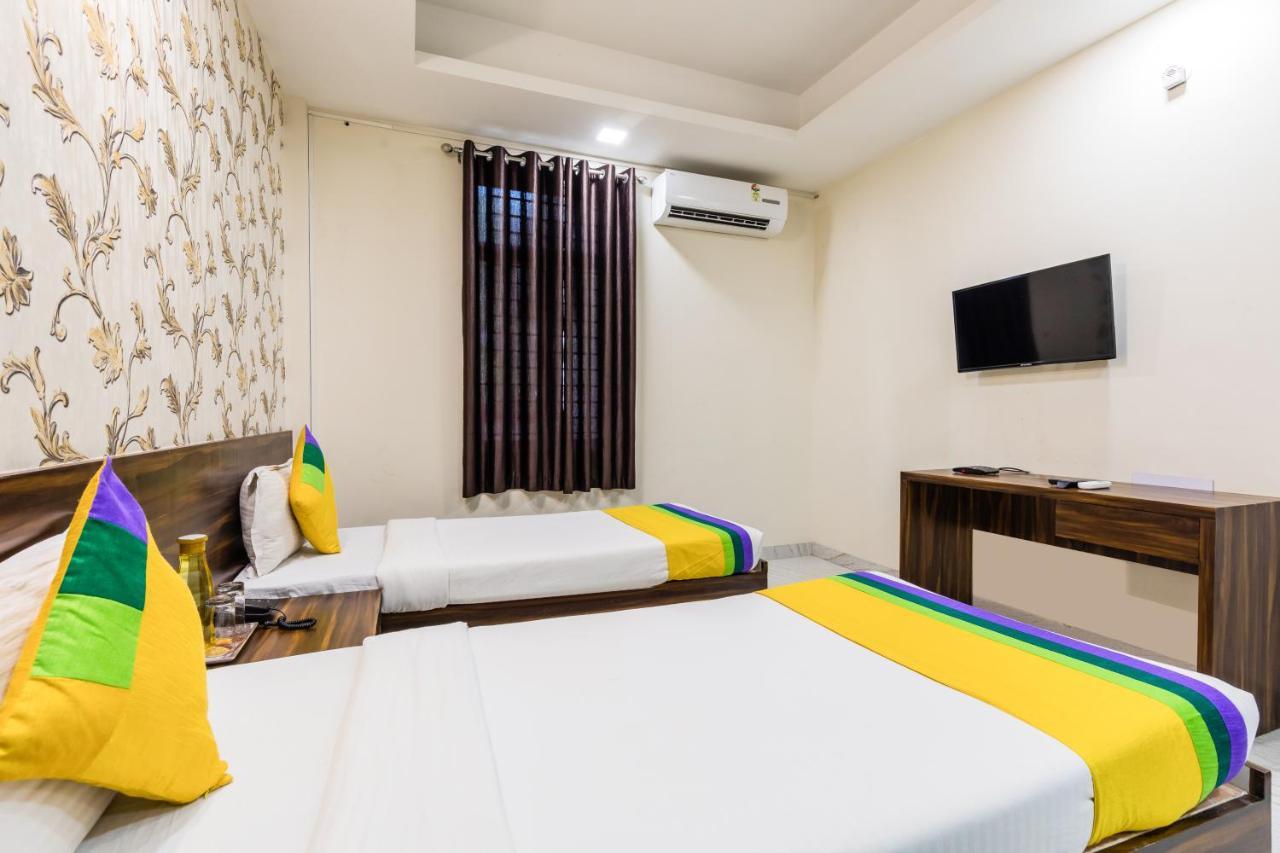 Treebo Trip Namaste Hotel Indore Eksteriør billede